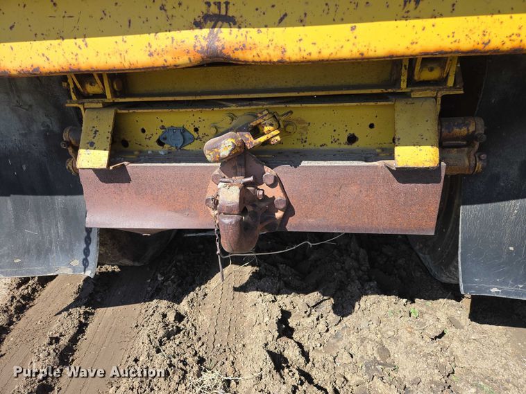 image for item EB1431 1966 International R185 dump truck