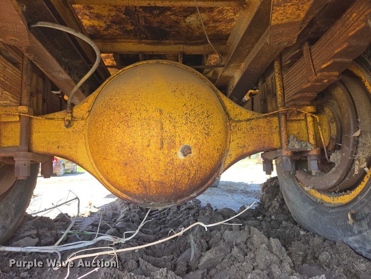 image for item EB1431 1966 International R185 dump truck