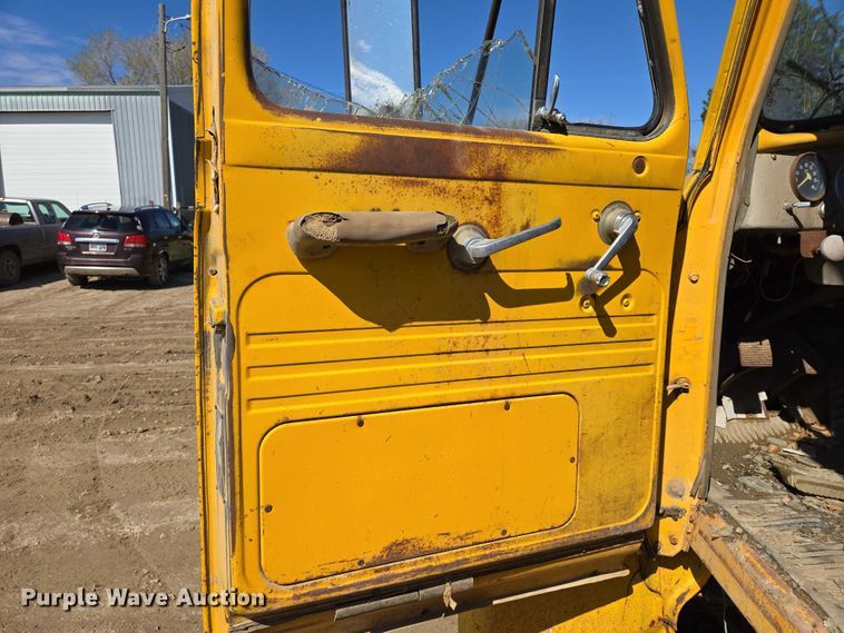image for item EB1431 1966 International R185 dump truck