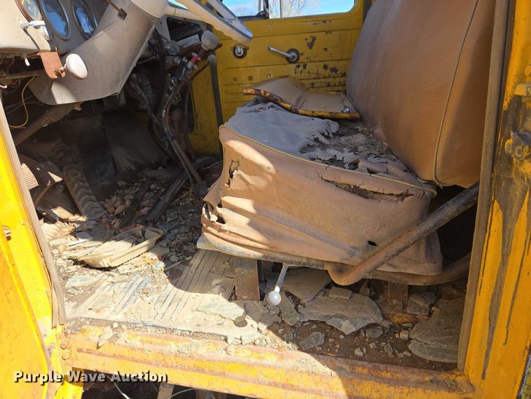 image for item EB1431 1966 International R185 dump truck