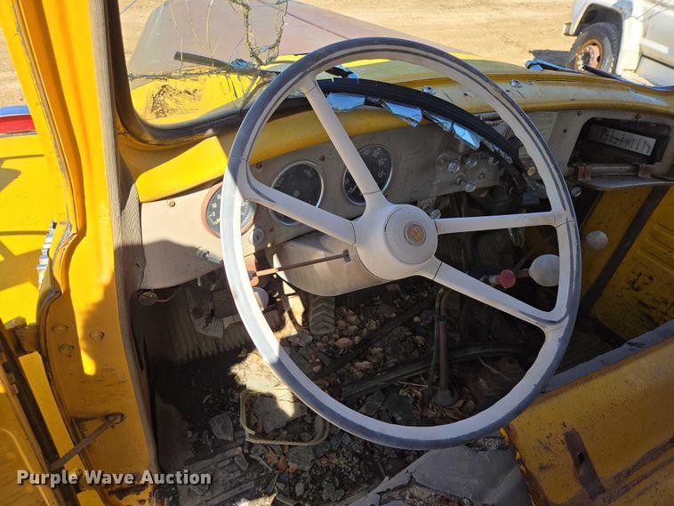 image for item EB1431 1966 International R185 dump truck