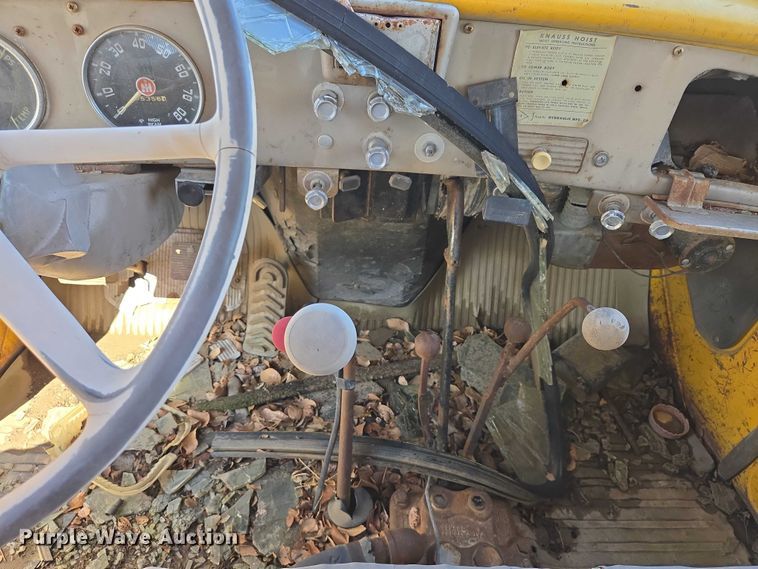 image for item EB1431 1966 International R185 dump truck