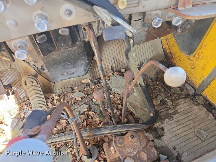 image for item EB1431 1966 International R185 dump truck