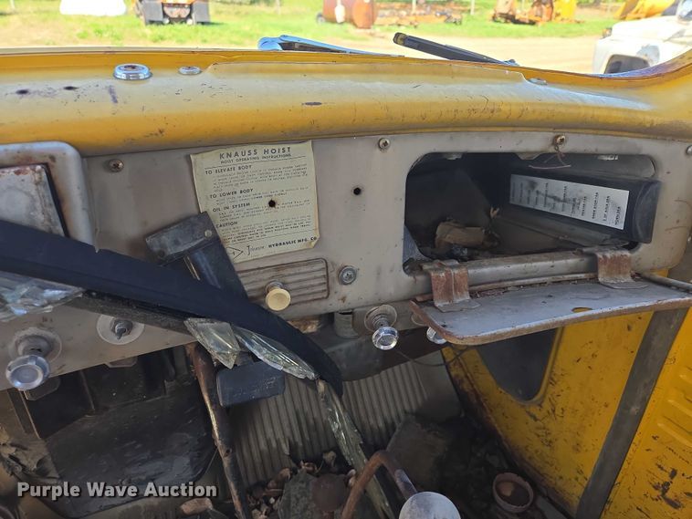 image for item EB1431 1966 International R185 dump truck