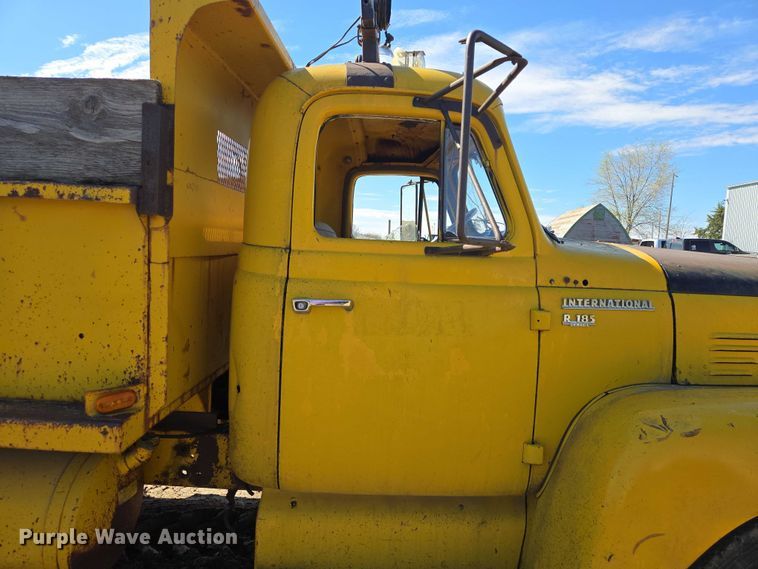 image for item EB1431 1966 International R185 dump truck