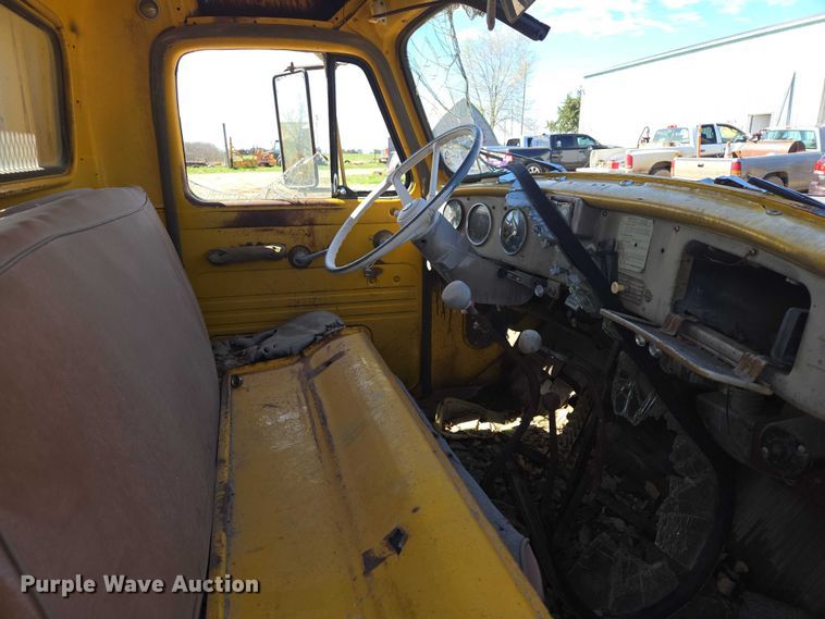 image for item EB1431 1966 International R185 dump truck