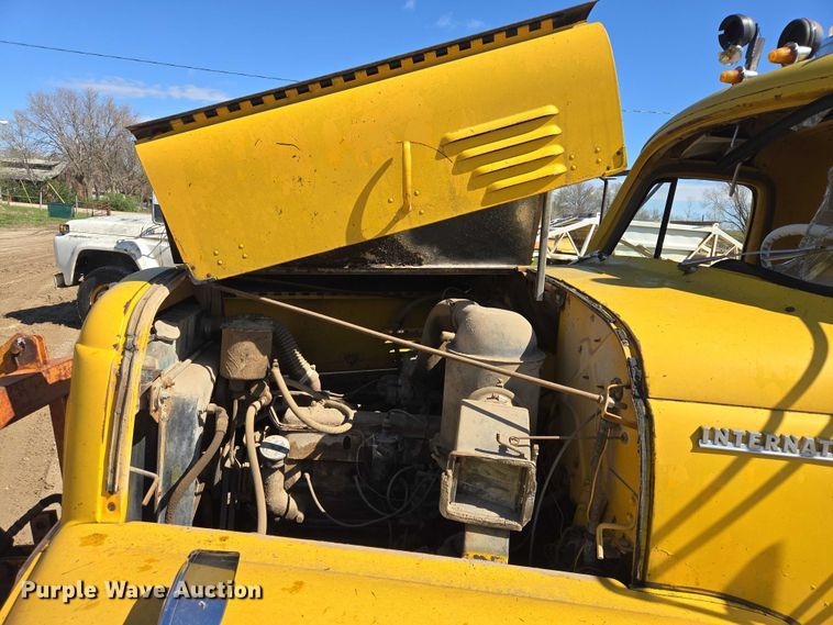 image for item EB1431 1966 International R185 dump truck