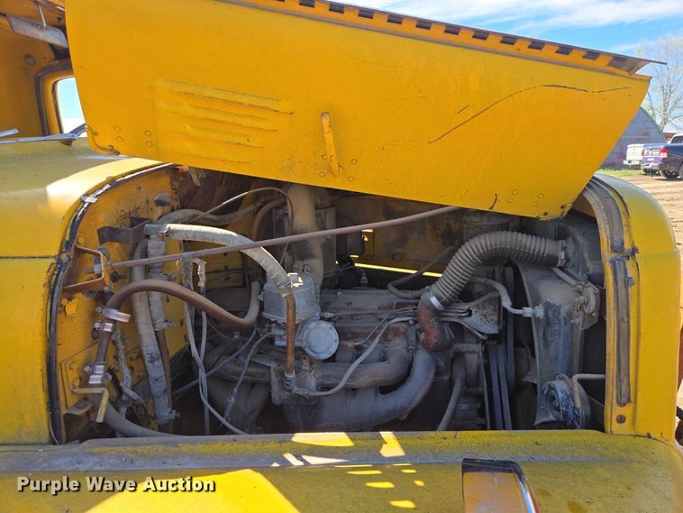 image for item EB1431 1966 International R185 dump truck