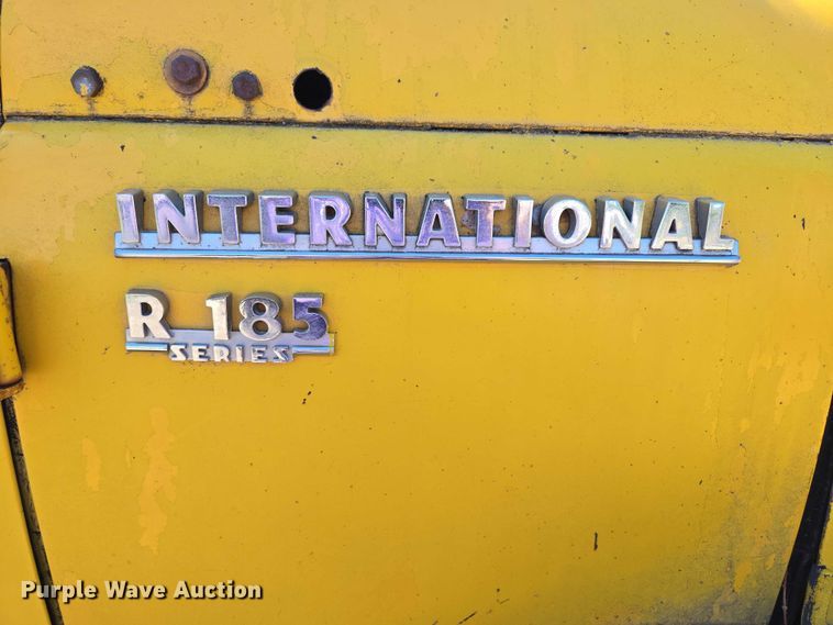 image for item EB1431 1966 International R185 dump truck