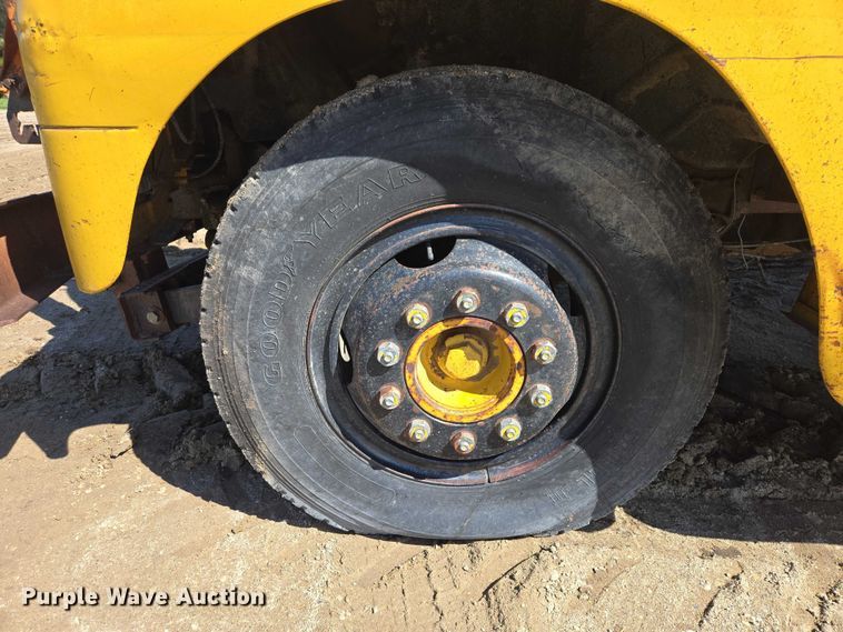 image for item EB1431 1966 International R185 dump truck
