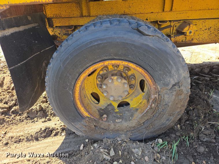 image for item EB1431 1966 International R185 dump truck