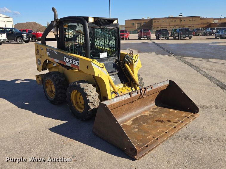 image for item EB1435 2005 John Deere 317 skid steer loader