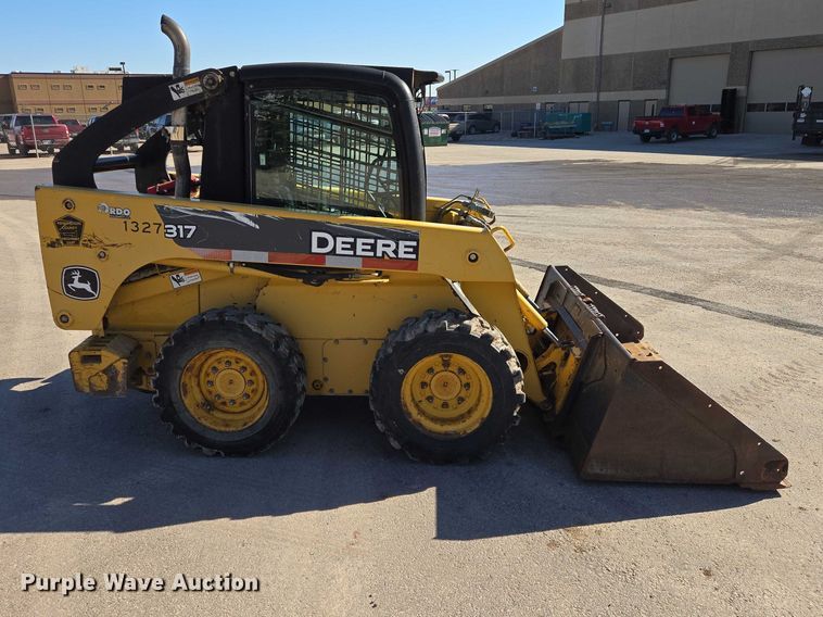 image for item EB1435 2005 John Deere 317 skid steer loader