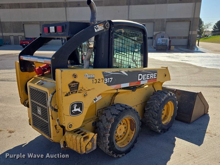 image for item EB1435 2005 John Deere 317 skid steer loader