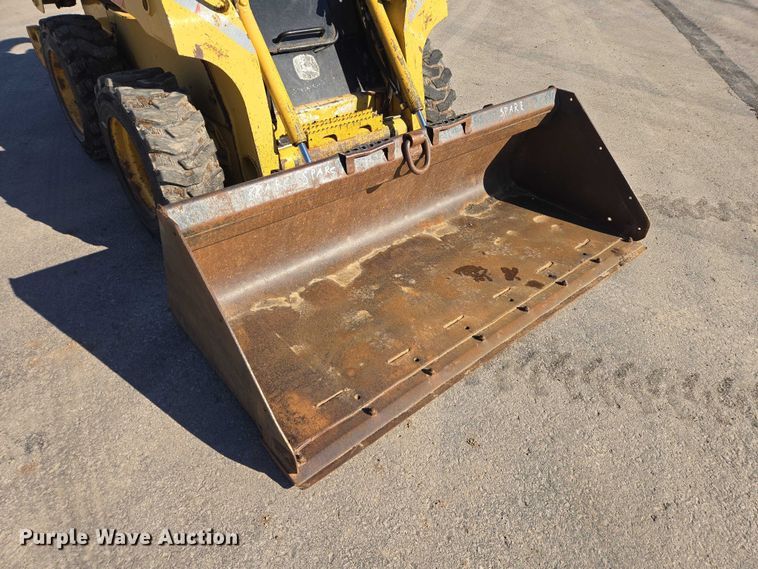 image for item EB1435 2005 John Deere 317 skid steer loader