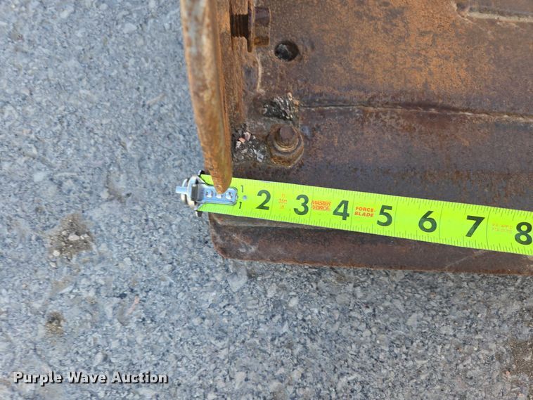 image for item EB1435 2005 John Deere 317 skid steer loader