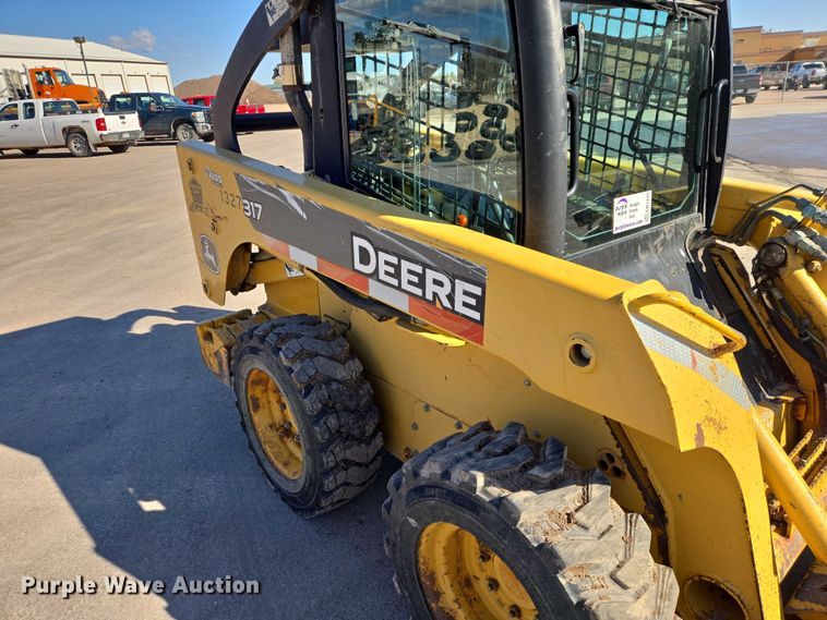 image for item EB1435 2005 John Deere 317 skid steer loader