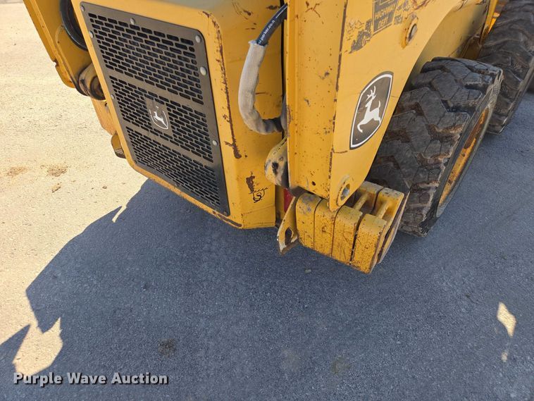 image for item EB1435 2005 John Deere 317 skid steer loader