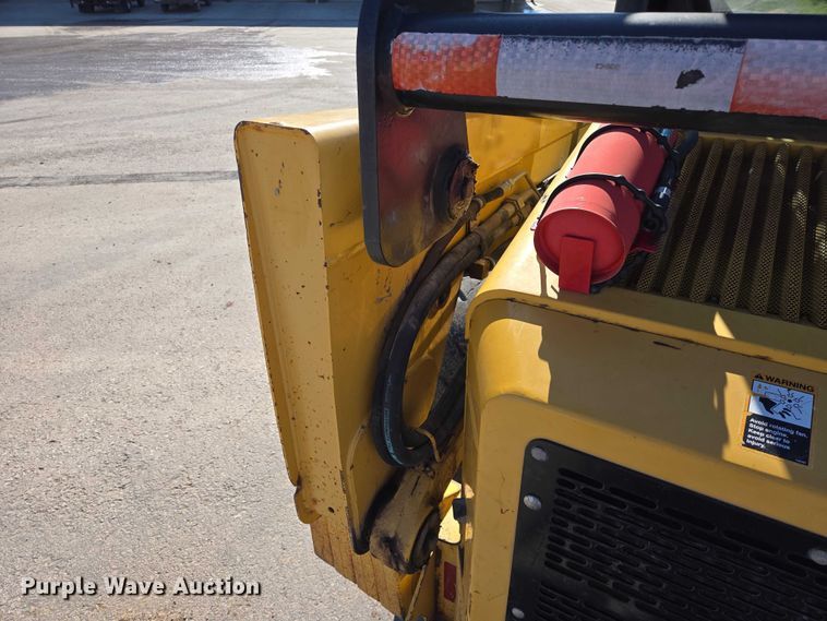 image for item EB1435 2005 John Deere 317 skid steer loader