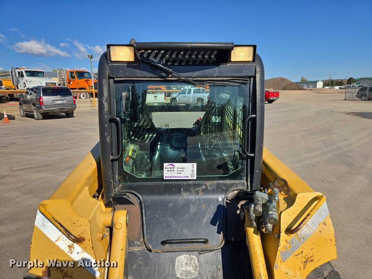 image for item EB1435 2005 John Deere 317 skid steer loader