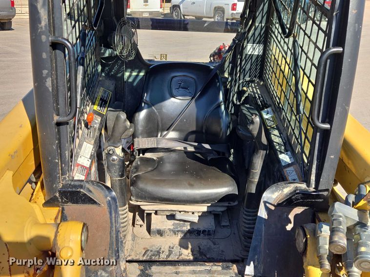 image for item EB1435 2005 John Deere 317 skid steer loader