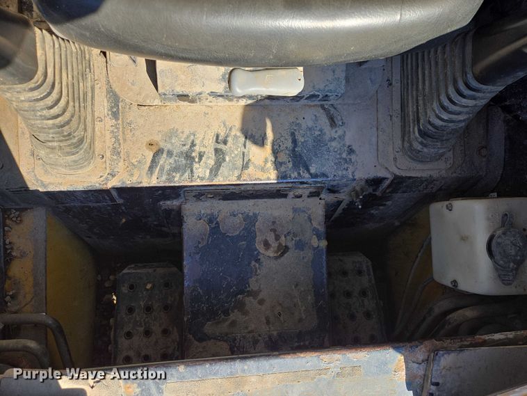 image for item EB1435 2005 John Deere 317 skid steer loader