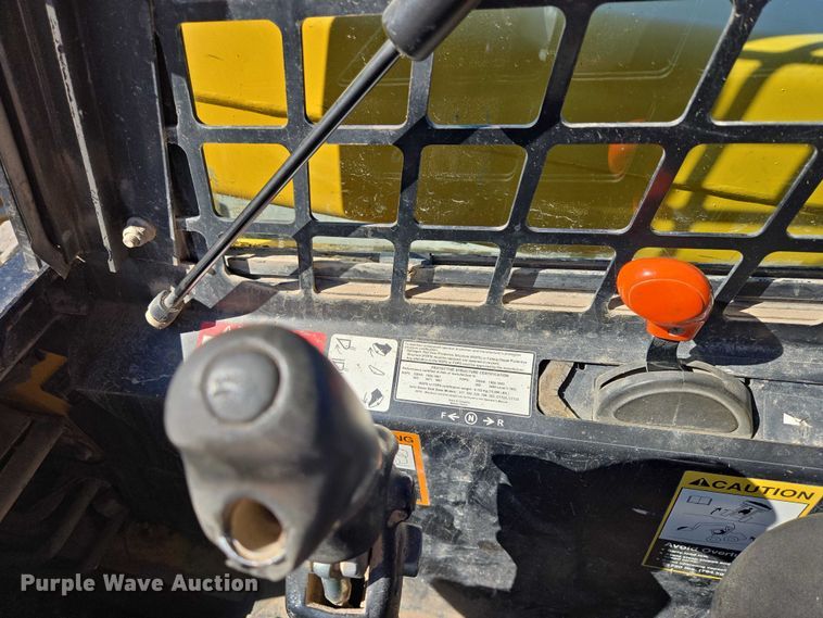 image for item EB1435 2005 John Deere 317 skid steer loader