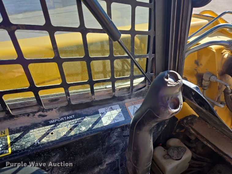 image for item EB1435 2005 John Deere 317 skid steer loader