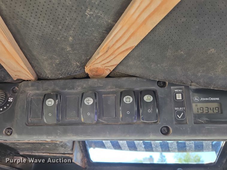 image for item EB1435 2005 John Deere 317 skid steer loader