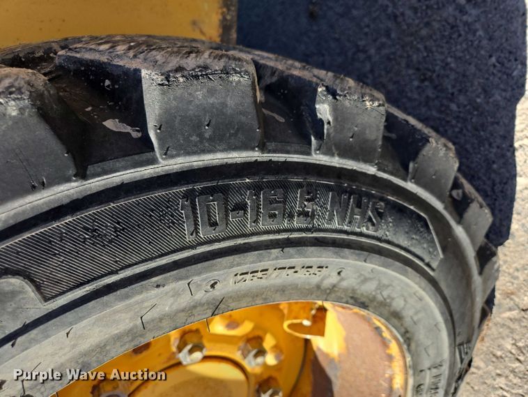 image for item EB1435 2005 John Deere 317 skid steer loader