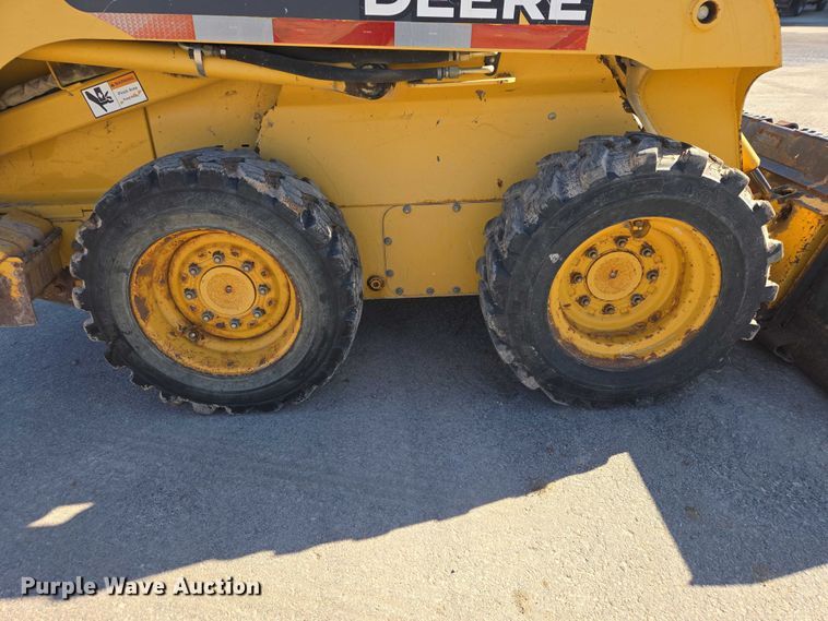 image for item EB1435 2005 John Deere 317 skid steer loader
