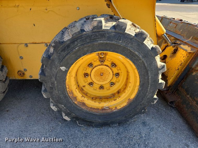 image for item EB1435 2005 John Deere 317 skid steer loader