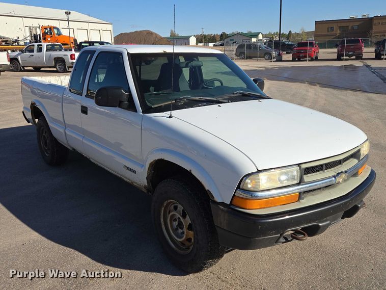 image for item EB1436 2001 Chevrolet S-10  pickup truck