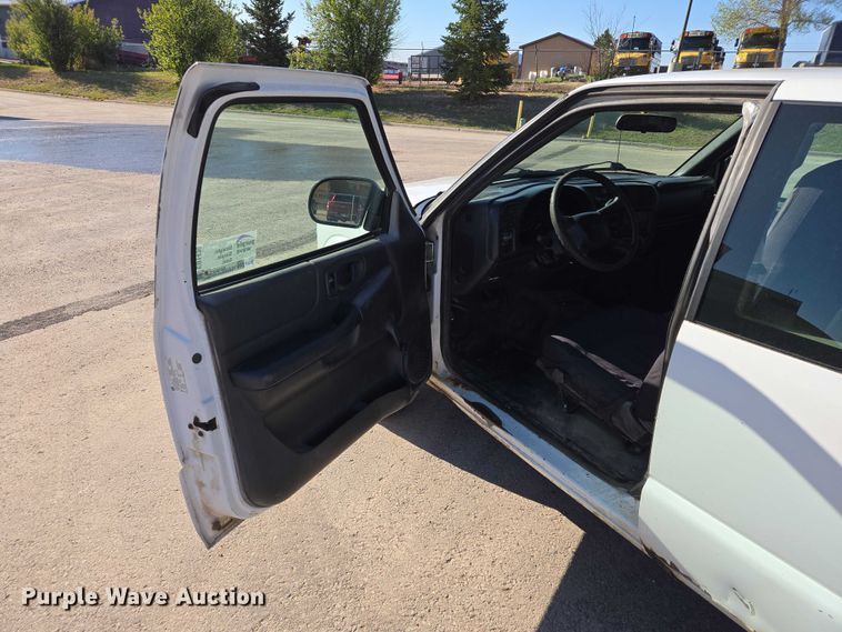 image for item EB1436 2001 Chevrolet S-10  pickup truck