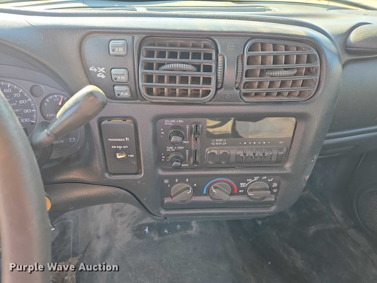 image for item EB1436 2001 Chevrolet S-10  pickup truck