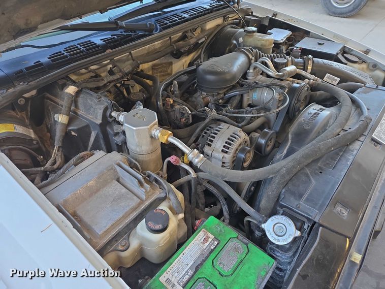 image for item EB1436 2001 Chevrolet S-10  pickup truck