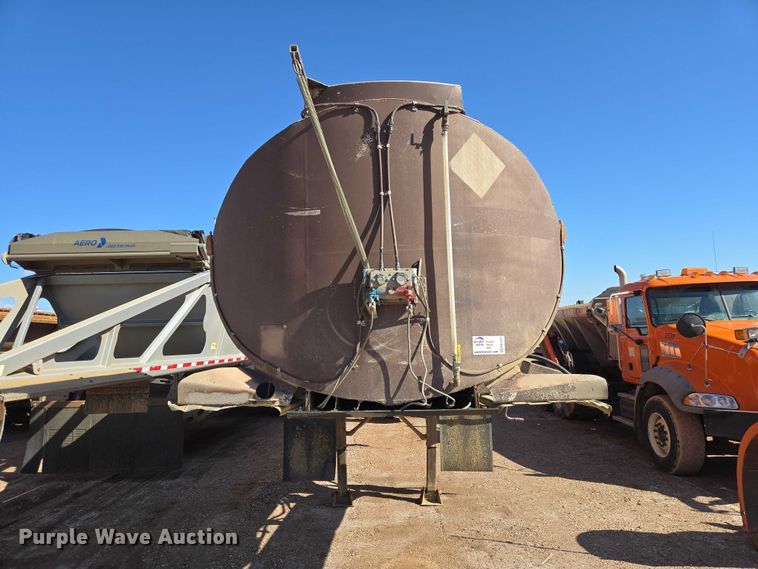 image for item EB1437 1968 Trailmobile F11T4HC1 tank trailer
