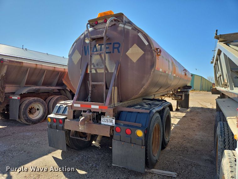 image for item EB1437 1968 Trailmobile F11T4HC1 tank trailer