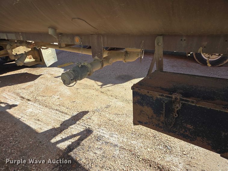 image for item EB1437 1968 Trailmobile F11T4HC1 tank trailer