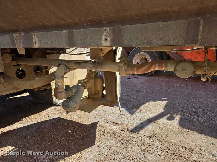 image for item EB1437 1968 Trailmobile F11T4HC1 tank trailer