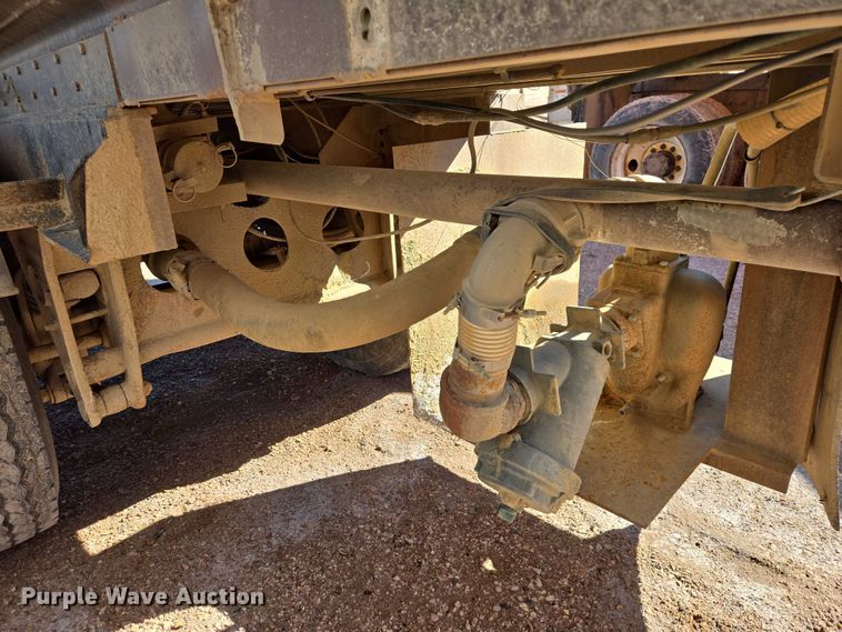image for item EB1437 1968 Trailmobile F11T4HC1 tank trailer