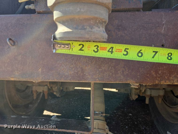 image for item EB1437 1968 Trailmobile F11T4HC1 tank trailer