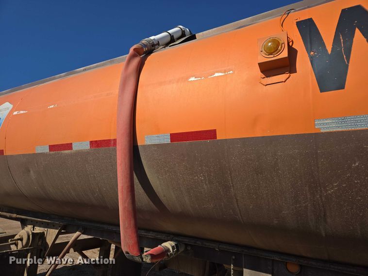 image for item EB1437 1968 Trailmobile F11T4HC1 tank trailer