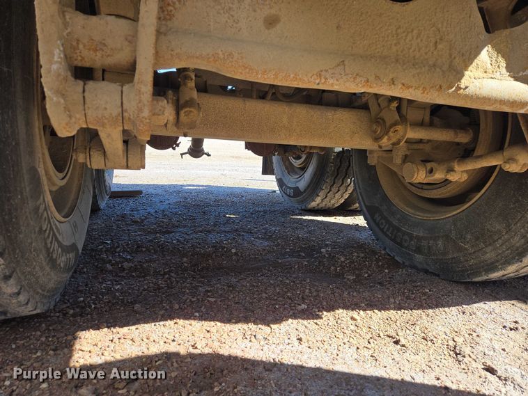 image for item EB1437 1968 Trailmobile F11T4HC1 tank trailer