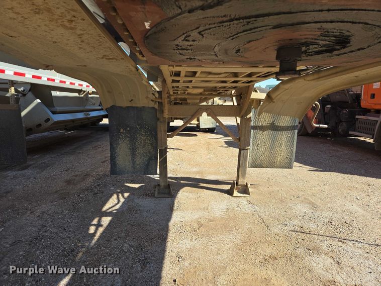 image for item EB1437 1968 Trailmobile F11T4HC1 tank trailer