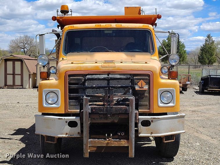 image for item ED0054 1989 International 1954 dump truck