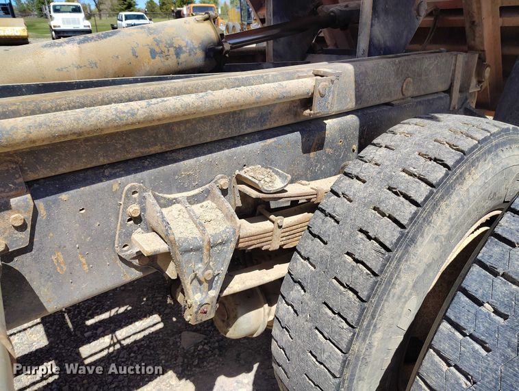 image for item ED0054 1989 International 1954 dump truck