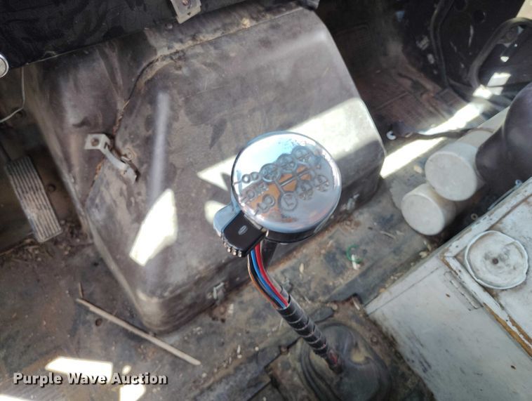 image for item ED0054 1989 International 1954 dump truck