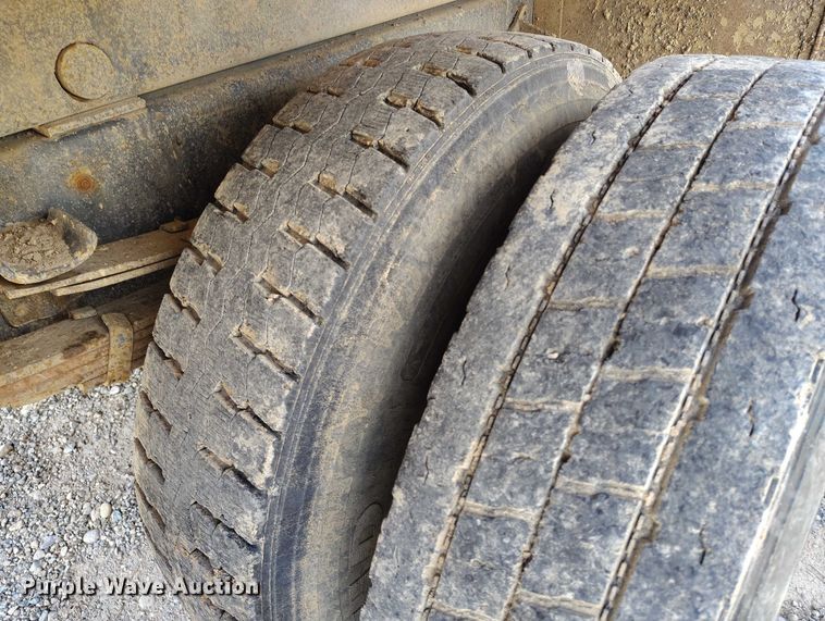 image for item ED0054 1989 International 1954 dump truck