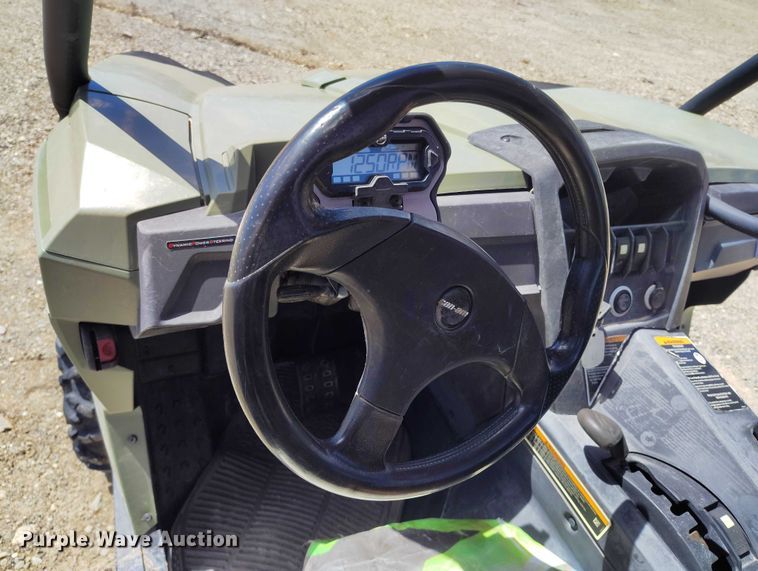 image for item ED0059 2019 Can-Am Commander utility vehicle